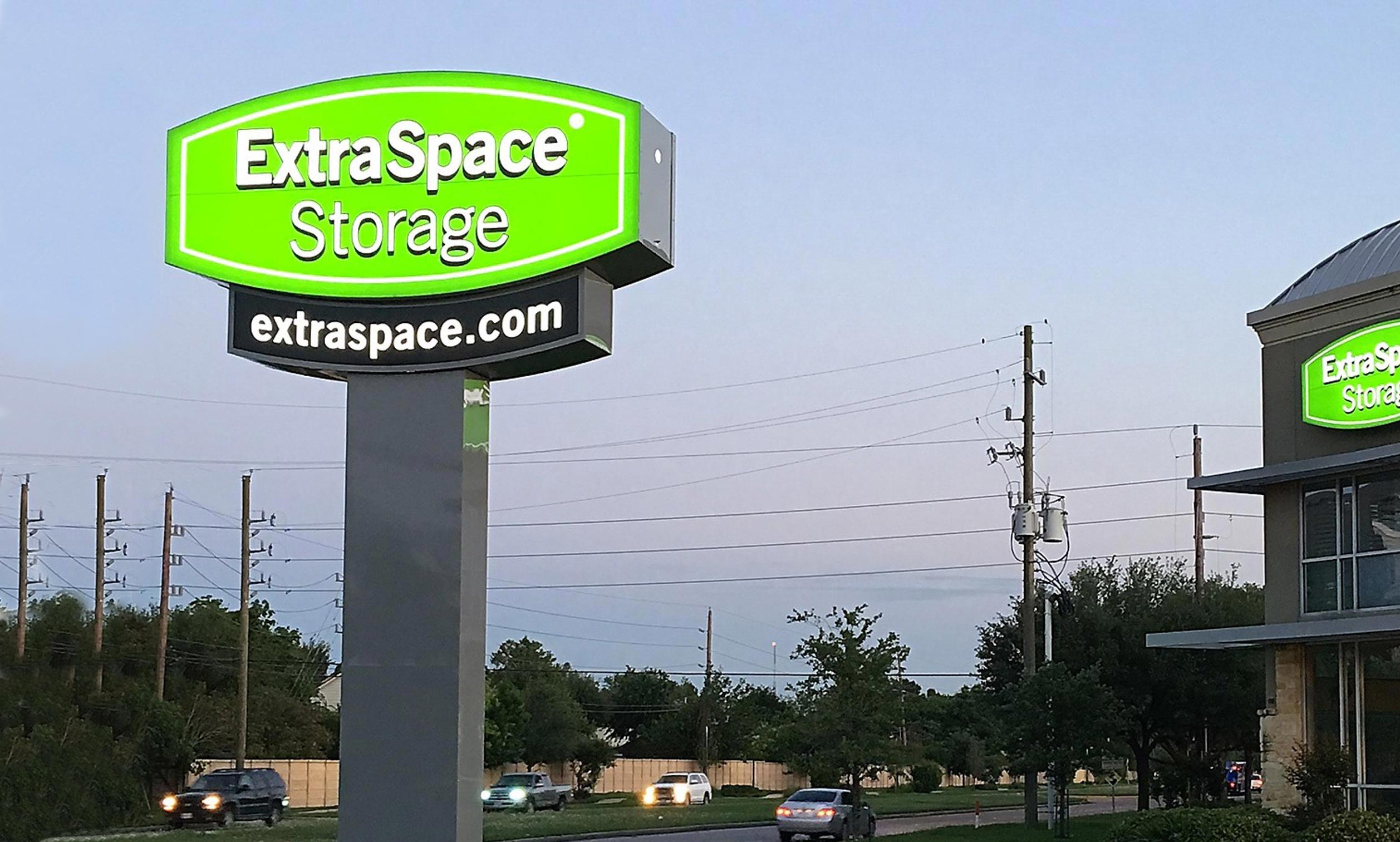 Extra Space StorageHouston, TX Coast2Coast Signs